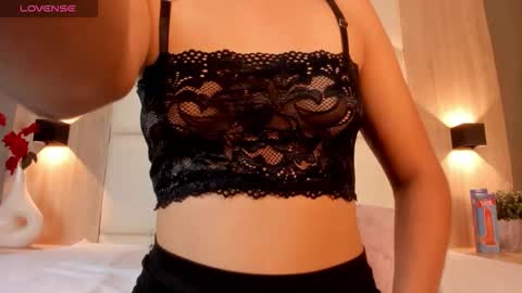 Snapshot of bella1207 chatting on 02/23/26, 07:11 Bella cam online show from 02/23/26, 07:11