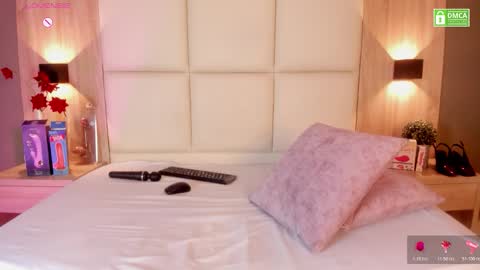 Snapshot of bella1207 chatting on 03/14/26, 07:19 Bella cam online show from 03/14/26, 07:19