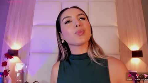 Snapshot of bella1207 chatting on 05/12/26, 07:33 Bella cam online show from 05/12/26, 07:33