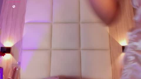 Snapshot of bella1207 chatting on 06/02/26, 07:49 Bella cam online show from 06/02/26, 07:49