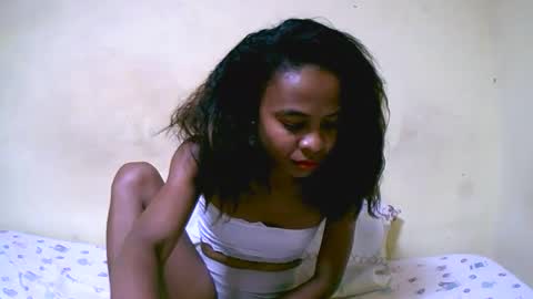 bella193999 online show from 12/17/24, 02:55