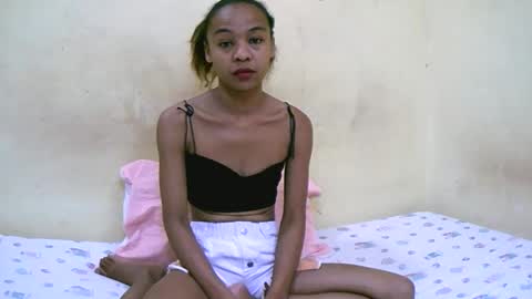 bella193999 online show from 11/17/25, 06:08