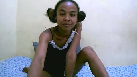 bella193999 online show from 12/03/25, 06:06