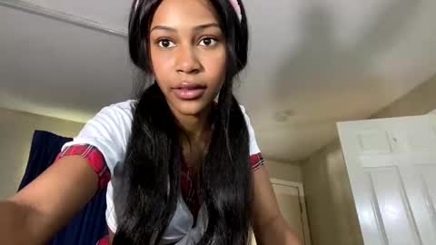 bella19sua online show from 09/21/25, 08:10