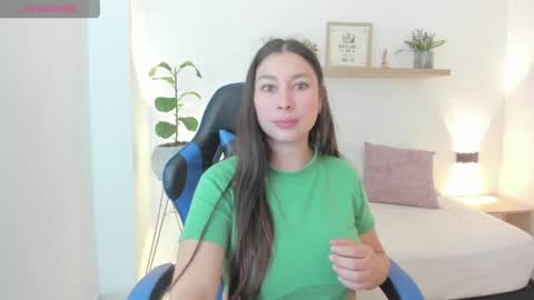 Snapshot of bella_99x chatting on 04/24/26, 11:23 Bel 3 online show from 04/24/26, 11:23