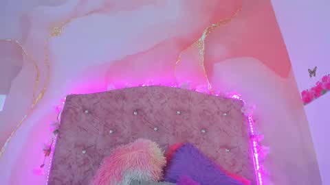 Snapshot of bella__sweets chatting on 02/11/25, 10:07 Melanie online show from 02/11/25, 10:07