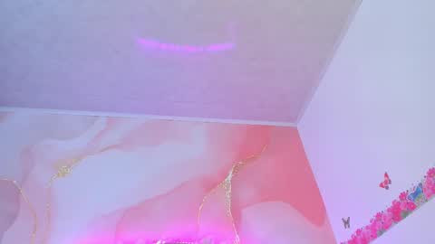 Snapshot of bella__sweets chatting on 02/12/25, 07:02 Melanie online show from 02/12/25, 07:02