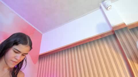 Snapshot of bella__sweets chatting on 03/04/25, 07:01 Melanie online show from 03/04/25, 07:01