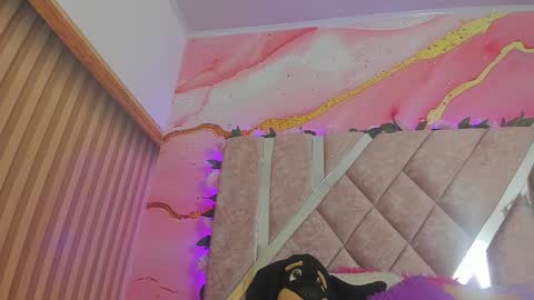 Snapshot of bella__sweets chatting on 02/11/26, 10:31 Melanie online show from 02/11/26, 10:31