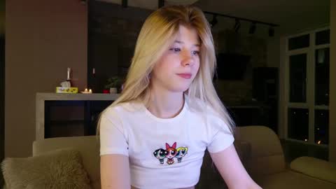 Bella online show from 03/08/25, 02:12