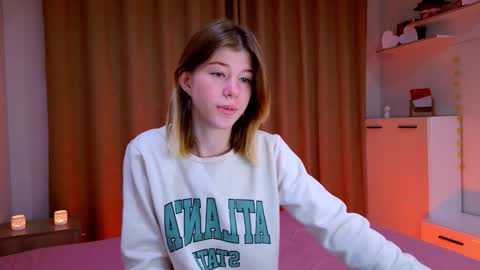 Bella online show from 11/08/25, 03:01