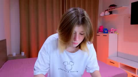 Bella online show from 11/17/25, 09:42