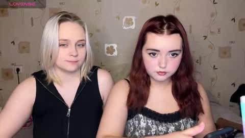Snapshot of bella_and_alice chatting on 02/18/26, 02:40 bella_and_alice online show from 02/18/26, 02:40