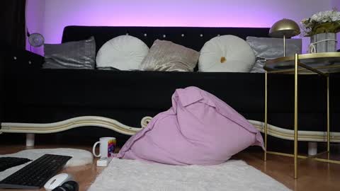 Emma  Bella online show from 02/28/25, 11:34