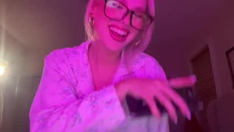 Snapshot of bella_christian chatting on 02/11/25, 02:46 Bella Baby online show from 02/11/25, 02:46