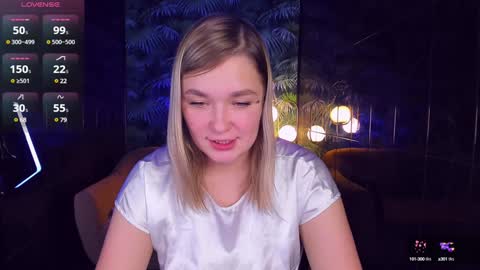 Snapshot of bella_cosmos chatting on 01/07/25, 11:58 Bella online show from 01/07/25, 11:58