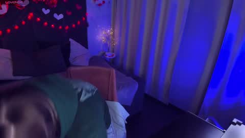 Snapshot of bella_cosmos chatting on 02/13/25, 07:52 Bella online show from 02/13/25, 07:52