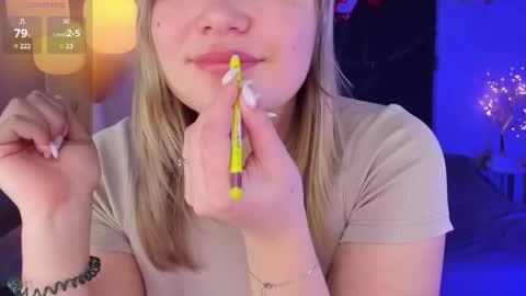 Snapshot of bella_cosmos chatting on 02/18/25, 08:59 Bella online show from 02/18/25, 08:59