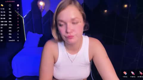 Snapshot of bella_cosmos chatting on 09/26/25, 06:34 Bella online show from 09/26/25, 06:34