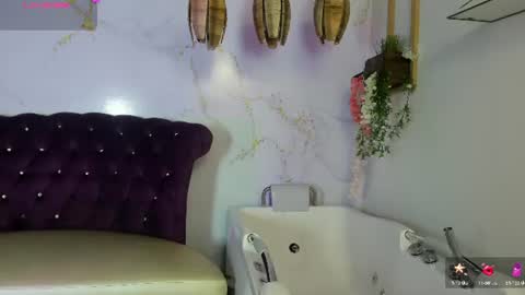 Snapshot of bella_cuttee chatting on 07/12/26, 11:34 B E L L A online show from 07/12/26, 11:34