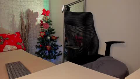 Dessi  online show from 12/20/24, 03:10