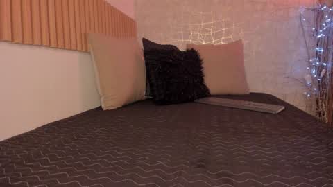 Dessi  online show from 01/04/25, 03:17