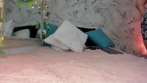 Snapshot of bella_desi chatting on 01/12/26, 01:49 Dessi online show from 01/12/26, 01:49