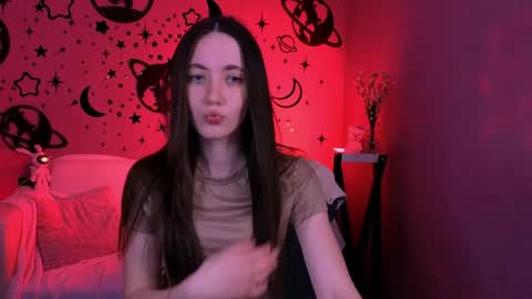 Snapshot of bella_dorn chatting on 04/09/26, 12:43 Bella online show from 04/09/26, 12:43