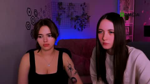 Snapshot of bella_dorn chatting on 04/22/26, 11:56 Bella online show from 04/22/26, 11:56