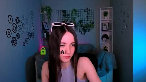 Snapshot of bella_dorn chatting on 05/05/26, 12:24 Bella online show from 05/05/26, 12:24