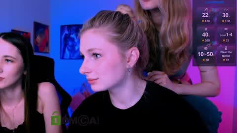 Snapshot of bella_dorn chatting on 05/13/26, 09:33 Bella online show from 05/13/26, 09:33