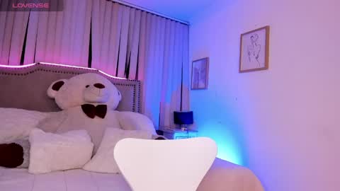 Onlyfans isa bella 23 online show from 04/15/26, 04:52