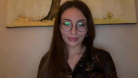 Snapshot of bella_foxxi chatting on 01/10/25, 03:06 bella_foxxi online show from 01/10/25, 03:06