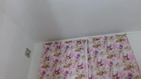 Snapshot of bella_gentle chatting on 04/17/26, 11:30 bella_gentle online show from 04/17/26, 11:30