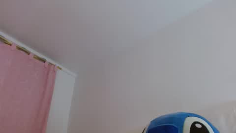 Snapshot of bella_gentle chatting on 05/15/26, 11:06 bella_gentle online show from 05/15/26, 11:06