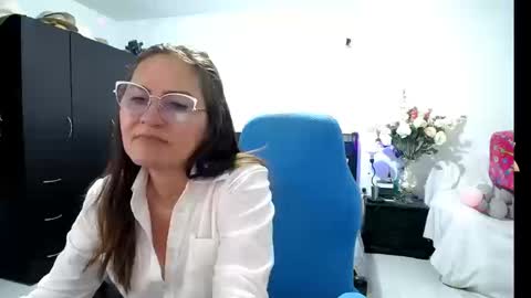 Bella online show from 10/01/25, 09:54