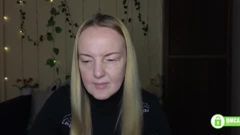 Snapshot of bella_hadatt chatting on 03/01/26, 12:29 Bella online show from 03/01/26, 12:29