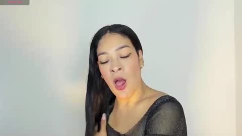 Laura online show from 07/12/26, 01:07