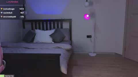 Bella next stream December 2 at 9pm gmt online show from 03/11/25, 01:05