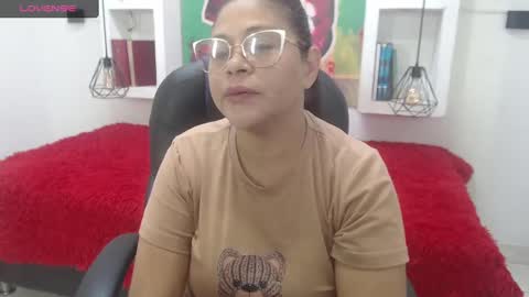 lady online show from 09/30/25, 11:48