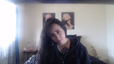 Snapshot of bella_luna34 chatting on 04/14/26, 05:19 bella_luna34 online show from 04/14/26, 05:19