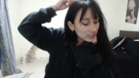 Snapshot of bella_luna34 chatting on 05/05/26, 02:19 bella_luna34 online show from 05/05/26, 02:19