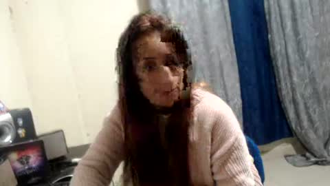 Snapshot of bella_luna34 chatting on 06/11/26, 02:00 bella_luna34 online show from 06/11/26, 02:00