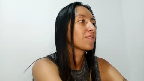 Snapshot of bella_marlowe chatting on 06/27/26, 02:27 Bella Marlowe online show from 06/27/26, 02:27