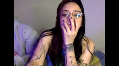 Snapshot of bella_mc chatting on 04/19/26, 10:56 bella_mc online show from 04/19/26, 10:56