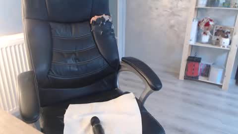      online show from 02/19/25, 11:38