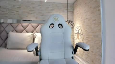  BELLA  online show from 03/04/26, 05:13