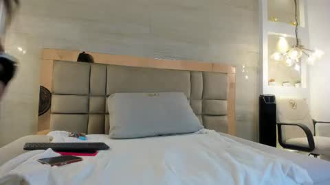 Snapshot of bella_novoa chatting on 05/15/26, 03:24 BELLA online show from 05/15/26, 03:24