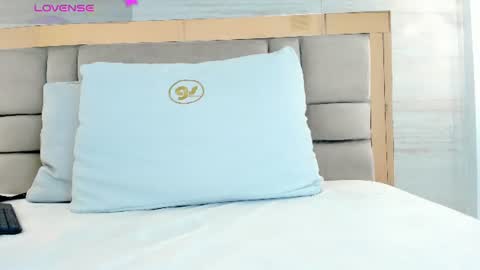 Snapshot of bella_novoa chatting on 06/19/26, 03:33 BELLA online show from 06/19/26, 03:33