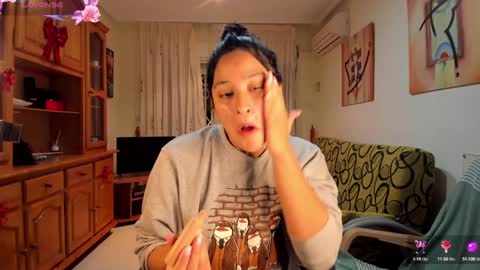 Snapshot of bella_pocahontas3 chatting on 01/18/25, 05:31 bella_pocahontas3 online show from 01/18/25, 05:31